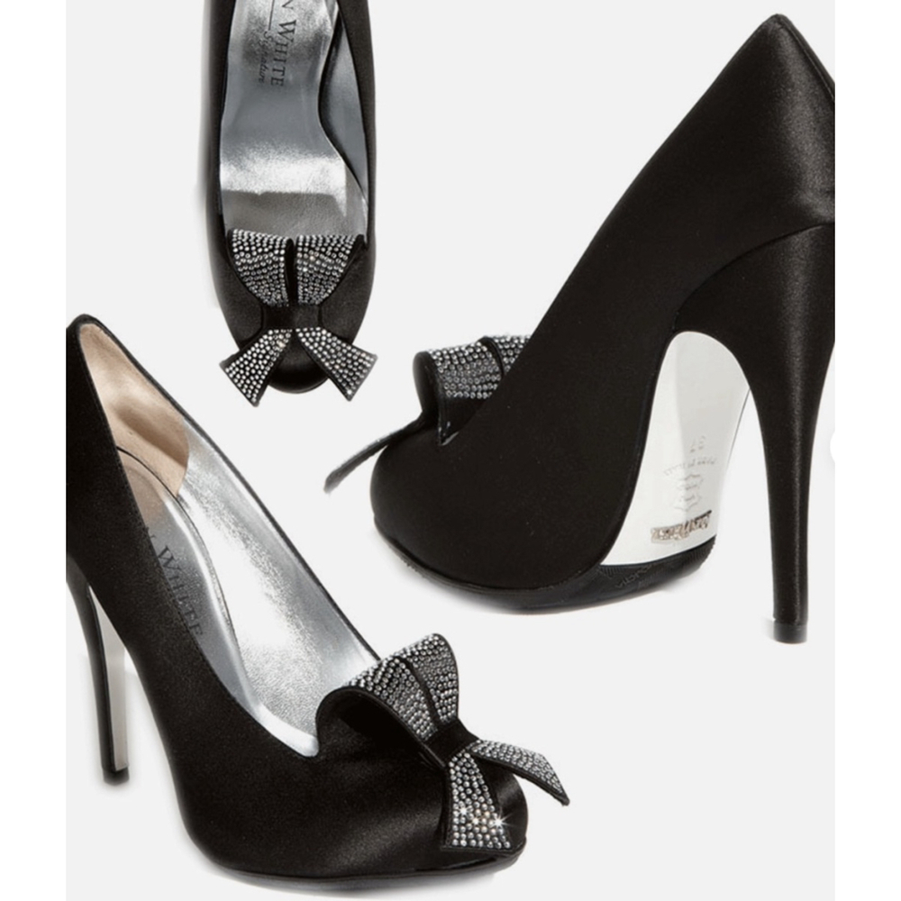 Ron White Skylar Pumps Black Crystal Bow Size 6